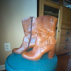 Heeled Born boots